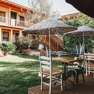 2* Hotel Attalos