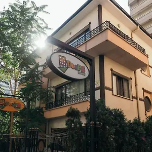 Deeps Hostal
